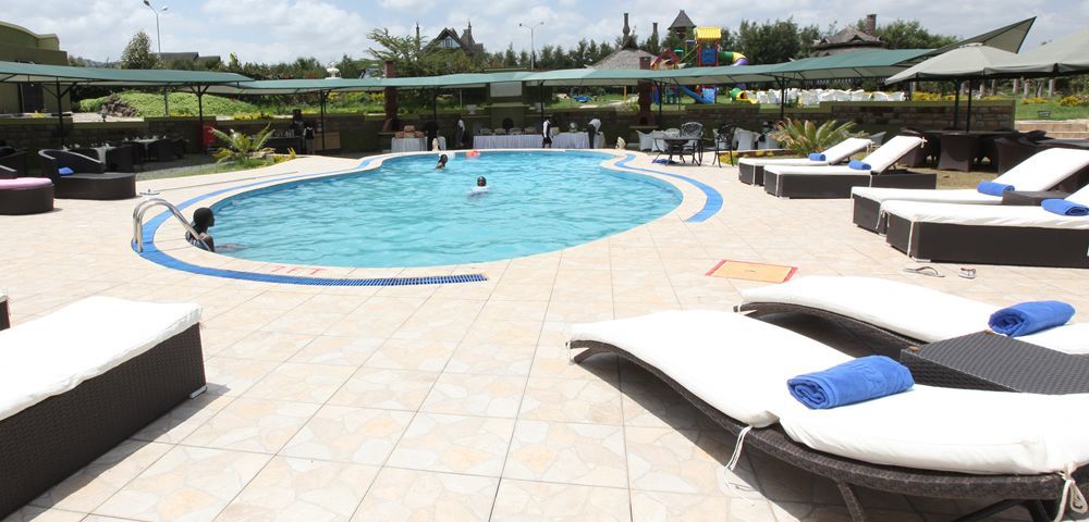 ניירי Giraffe Ark Game Lodge מראה חיצוני תמונה